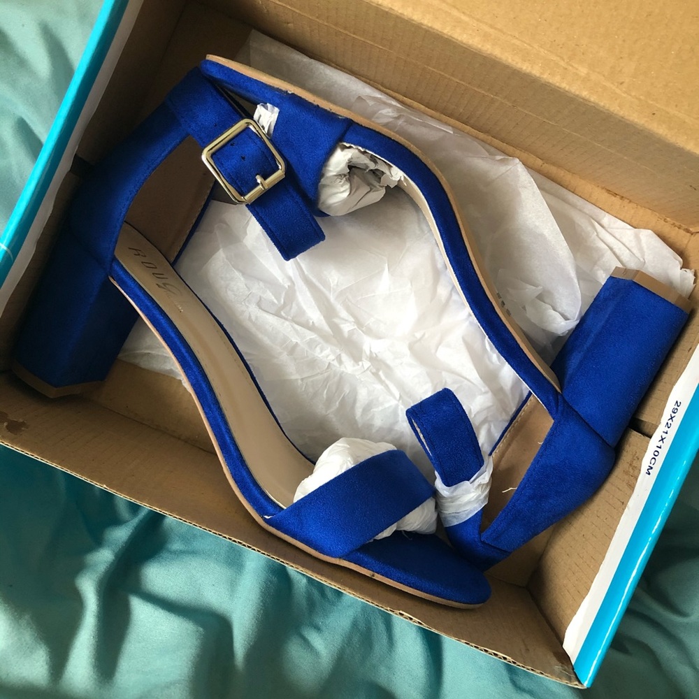 NEW Royal Blue Heels - Sz 8.5